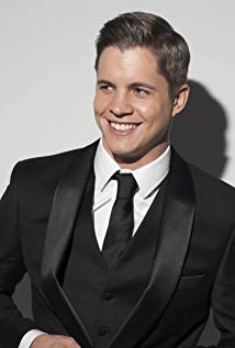 How tall is Johnny Ruffo?